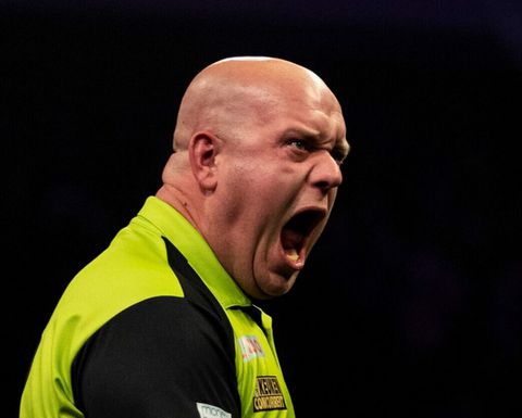 Van Gerwen met veel moeite langs Wade op speeldag 5 van Premier League of Darts