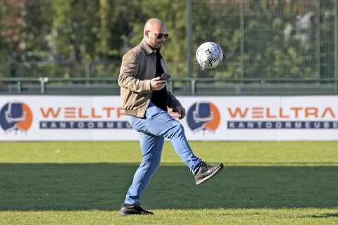 5 rode kaarten bij hoofdklasse-duel tussen vv DUNO en DHSC van Wesley Sneijder