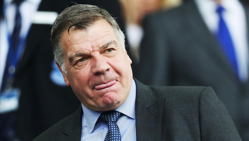 Werkloze Allardyce slaat alarm: 'Clubs die veel uitgeven, maken het hun trainer lastig'