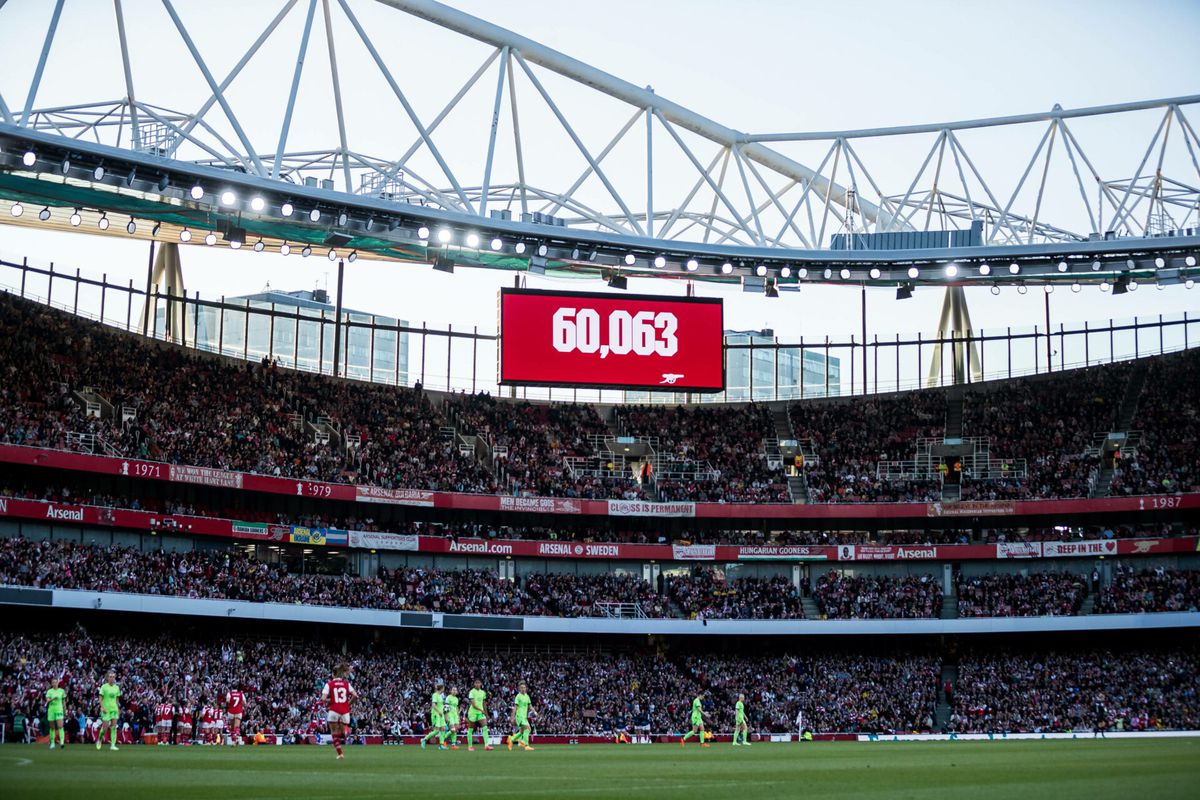 UEFA blij met hoge bezoekersaantallen CL-vrouwen: 'Volle stadions bijna de norm'