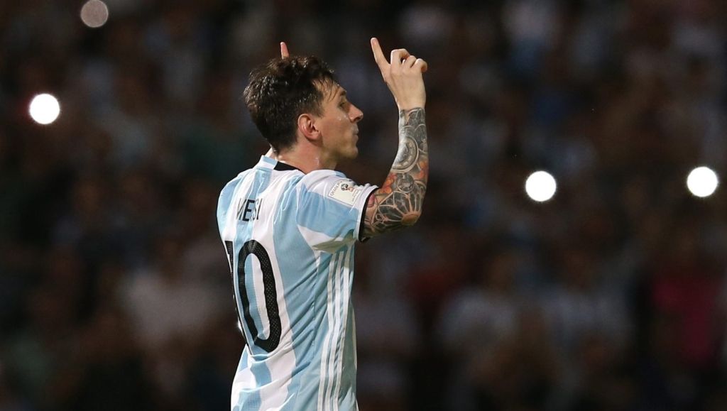 Uruguay koploper en Messi uitblinker Argentinië