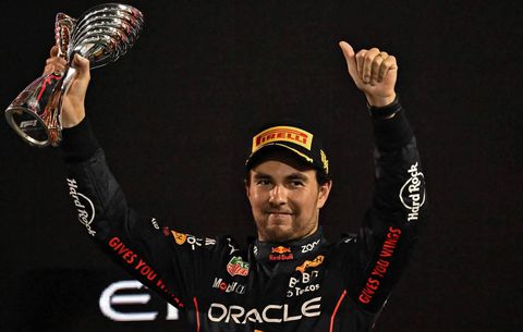 Sergio Pérez grijpt naast 2e plaats: 'Heb wel wat seconden verloren achter Max'