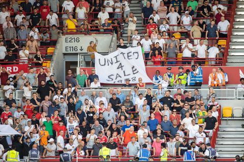 Fans Manchester United: 'Nieuwe eigenaar moet investeren en vroegere glorie herstellen'