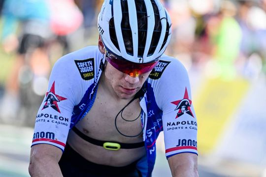 Fabio Jakobsen en Dylan Groenewegen op tijd binnen en kunnen naar Champs-Élysées