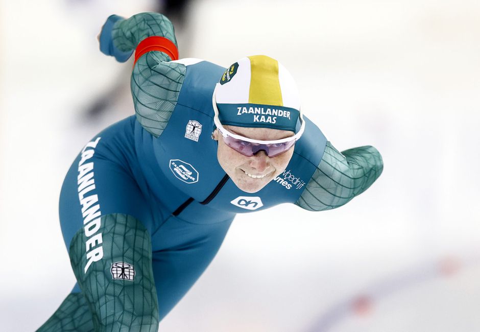 1500 meter: Antoinette de Jong wint, ook Ireen Wüst en verrassing Marijke Groenewoud naar Beijing