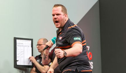 Dirk van Duijvenbode prikt Price uit The Masters en gaat naar kwartfinale