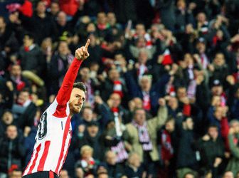 Video: Ouwe rot Aduriz kopt Athletic Bilbao naast Villarreal