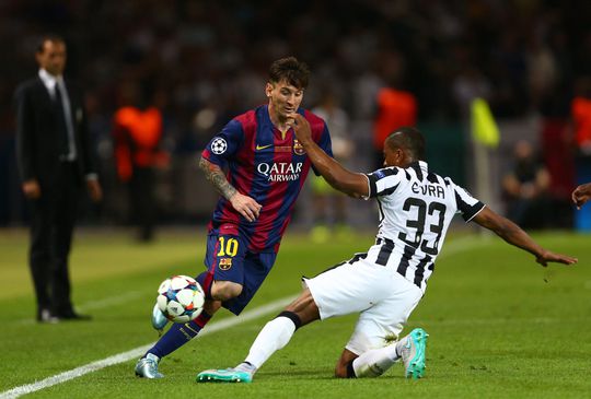 HOE WEET HIJ DAT?! Patrice Evra feliciteert Lionel Messi alvast met Ballon d'Or 2021