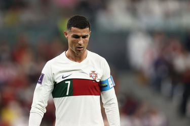 Dit zijn de opstellingen van Portugal en Zwitserland: Ronaldo op de BANK