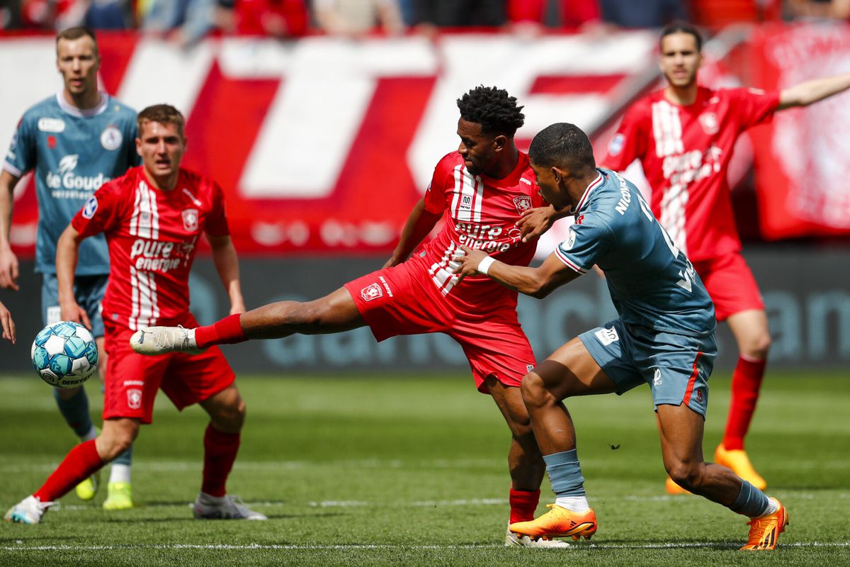 Dit zijn de opstellingen van Sparta en FC Twente in de eerste finale van de play-offs