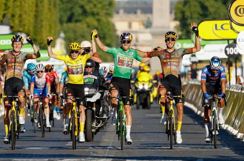 Tour in 2024 mogelijk NIET op Champs-Élysées: 'Finish buiten Parijs is geen taboe'