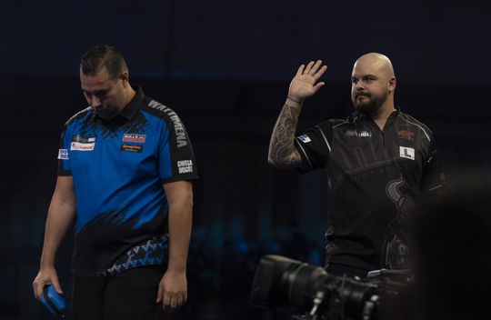 Dit zijn de uitslagen op het WK darts van vrijdag 17 december