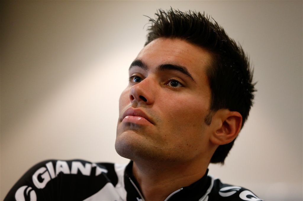 Dumoulin kijkt met schuin oog naar tijdrit