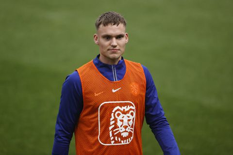 'Bart Verbruggen niet naar Burnley: Premier League-verrassing toont serieuze interesse'