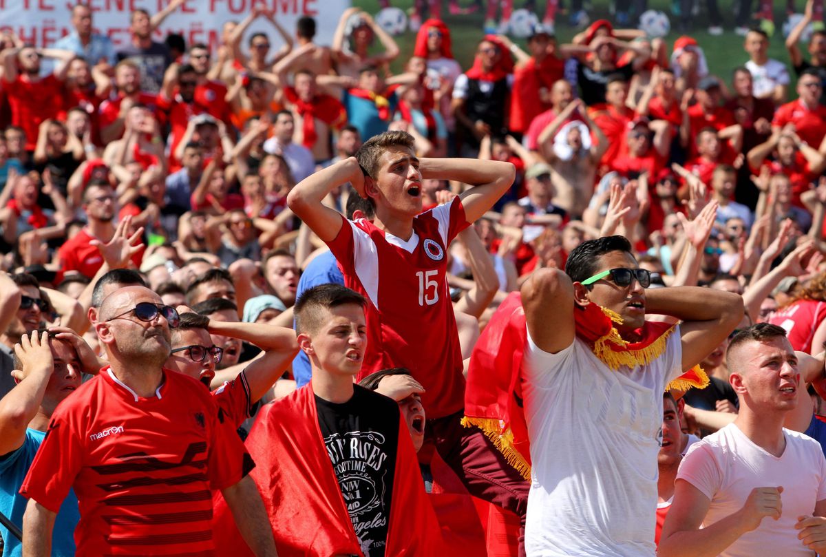 Albanezen worden helemaal gek tijdens EK-debuut (video)