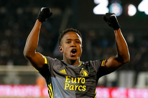 🎥🤩🕺 | Geniet hier van de WONDERGOAL van Luis Sinisterra (en het dansje dat daarop volgde)