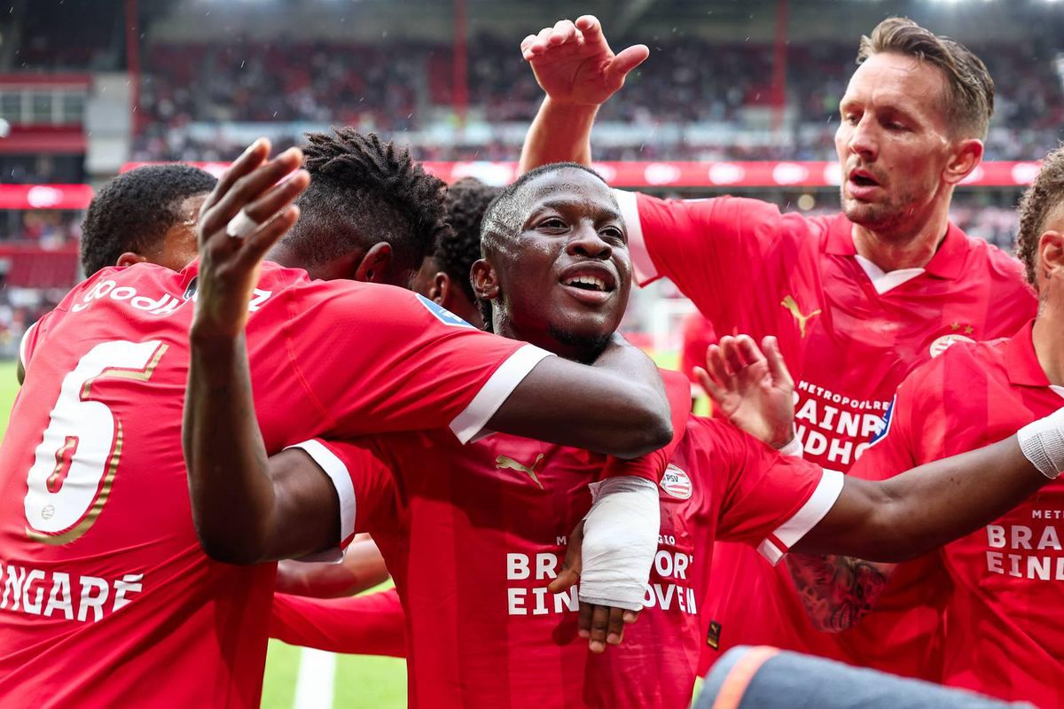 Peter Bosz laat basiself van PSV 90 minuten maken tegen Nottingham Forest: 1-0