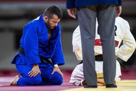 Teleurgestelde Tornike Tsjakadoea gediskwalificeerd op WK Judo