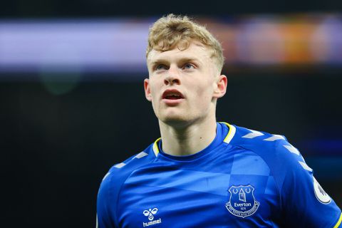 Daar is-ie: PSV huurt Branthwaite voor een seizoen van Everton