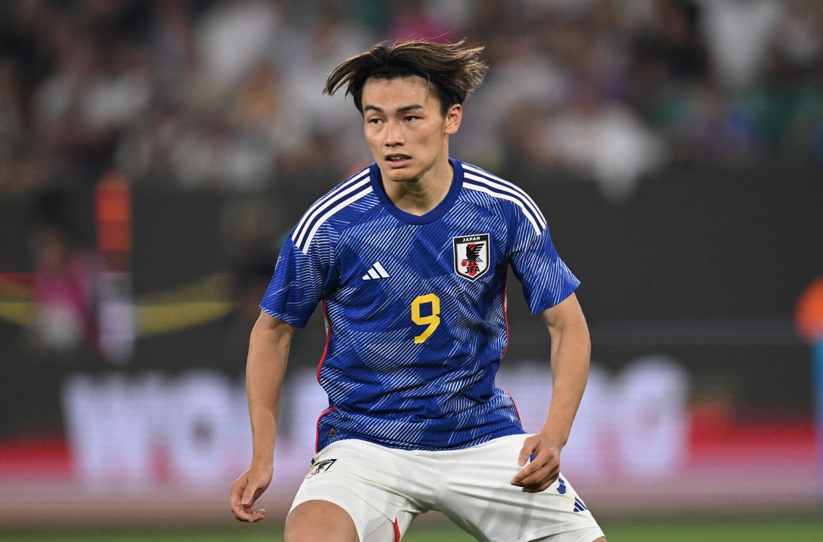 Slecht nieuws voor Feyenoord: Ayase Ueda haakt geblesseerd af bij Japan