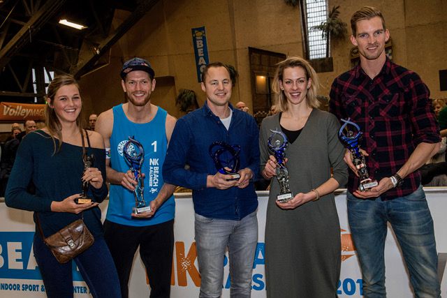Prijzen voor volleyballers Brouwer en Slöetjes