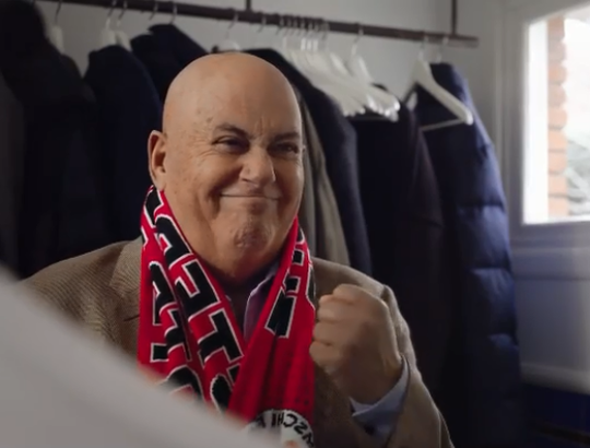 🎥 | Hilarisch! Jack van Gelder in reclame van gokbedrijf: 'Heb je het nog in je?'