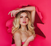 Schaatsster Joy Beune uit de kleren in fotoshoot: 'I'm bad like Barbie' featured image