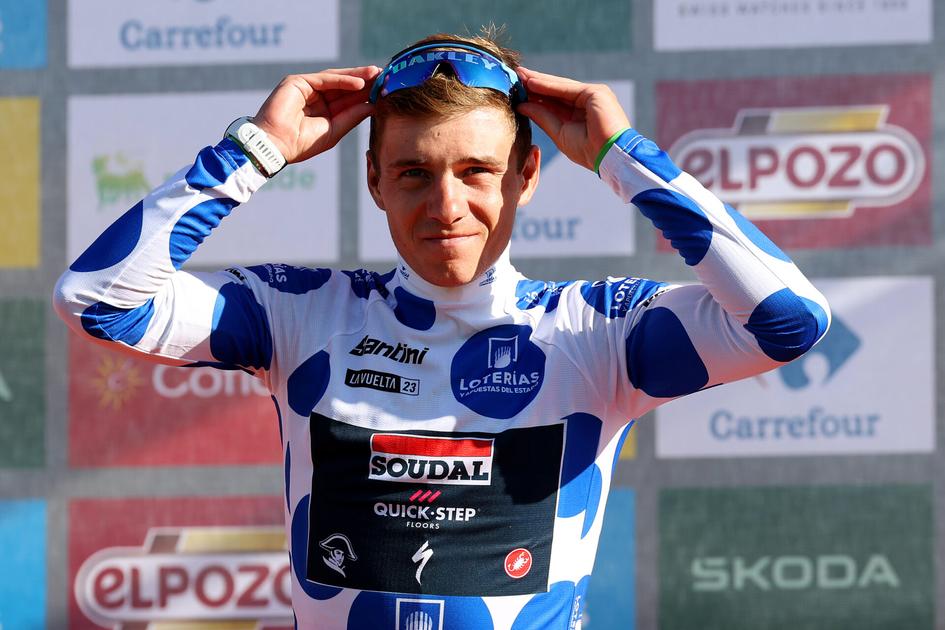 Deze 6 truitjes droeg Remco Evenepoel tijdens de Vuelta a España ...