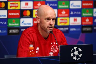 Ten Hag over wie er nou eigenlijk favoriet is: 'De waarheid ligt op het veld'