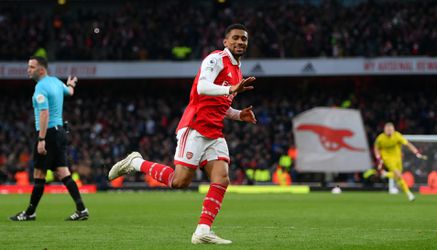 💣 | Emirates Stadium ONTPLOFT na winnende van Reiss Nelson diep in blessuretijd