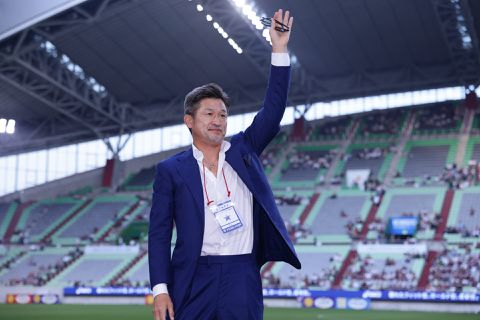 Hoe doet-ie het? 56-jarige Kazuyoshi Miura gaat nog jaartje door met voetballen in Portugal