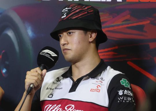 Zhou ook in 2023 in de F1: Alfa Romeo langer door met 'indrukwekkende' coureur
