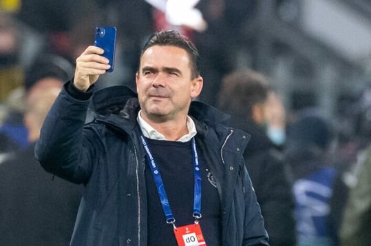 Overmars vertrekt bij Ajax wegens sturen van grensoverschrijdende berichten naar vrouwen