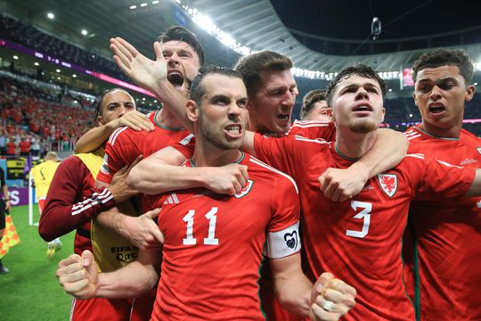 Football en soccer in evenwicht: Wales en Verenigde Staten spelen gelijk op WK