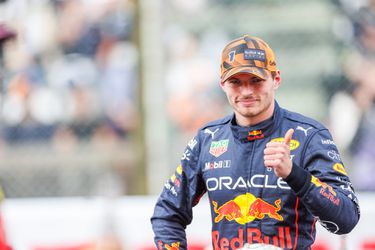 FIA straft Max Verstappen niet voor momentje met Lando Norris: pole blijft staan