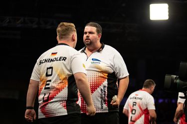 Nieuwe WK-winnaars in de maak? Duits dartsduo knikkert Engeland uit World Cup