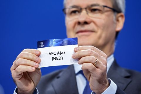 Wanneer is de loting voor de groepsfase van de Champions League?