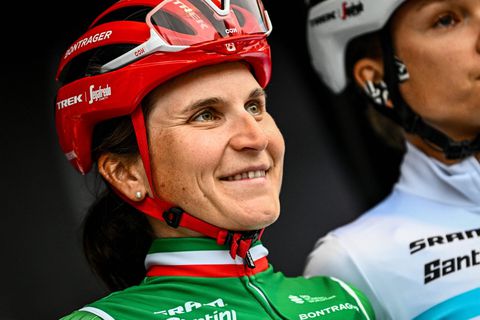 Vollering en Van Vleuten krijgen meevaller voor zware etappe: belangrijke concurrente geeft op