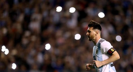 Messi poseert 'als beste ooit' doodleuk met een geit (foto)