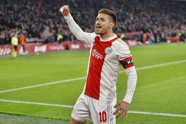 TV-gids: Ajax verder op jacht naar titel, Sparta strijdt tegen degradatie en derby in het oosten
