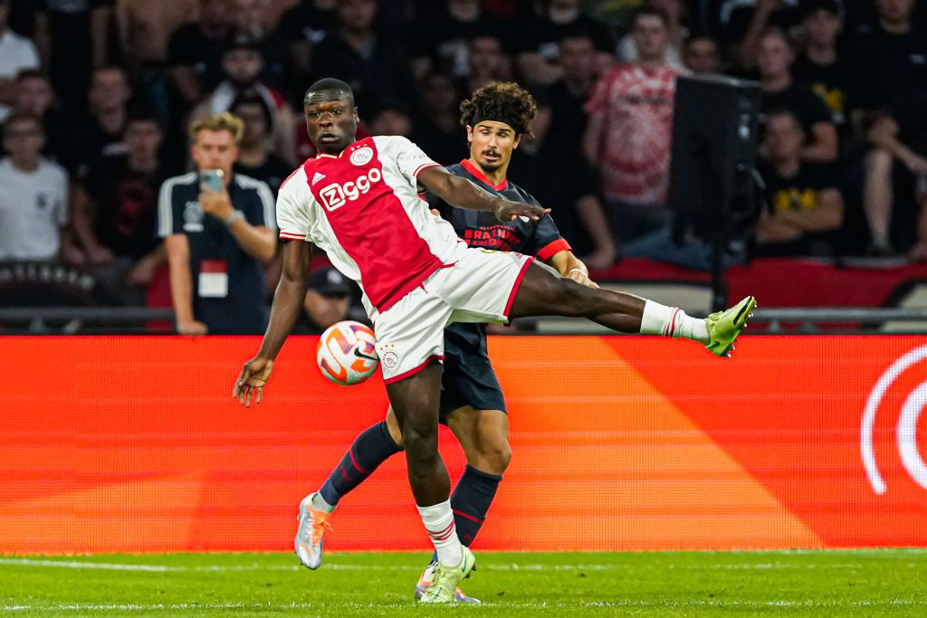 Score4 op Sportnieuws.nl: krijgt Ajax nu wel of geen last van Burak Yilmaz?