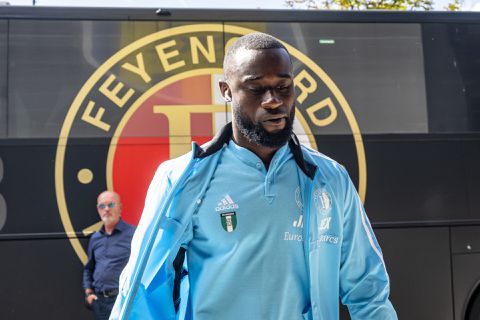 Feyenoorder Lutsharel Geertruida getroffen door de ziekte van Pfeiffer