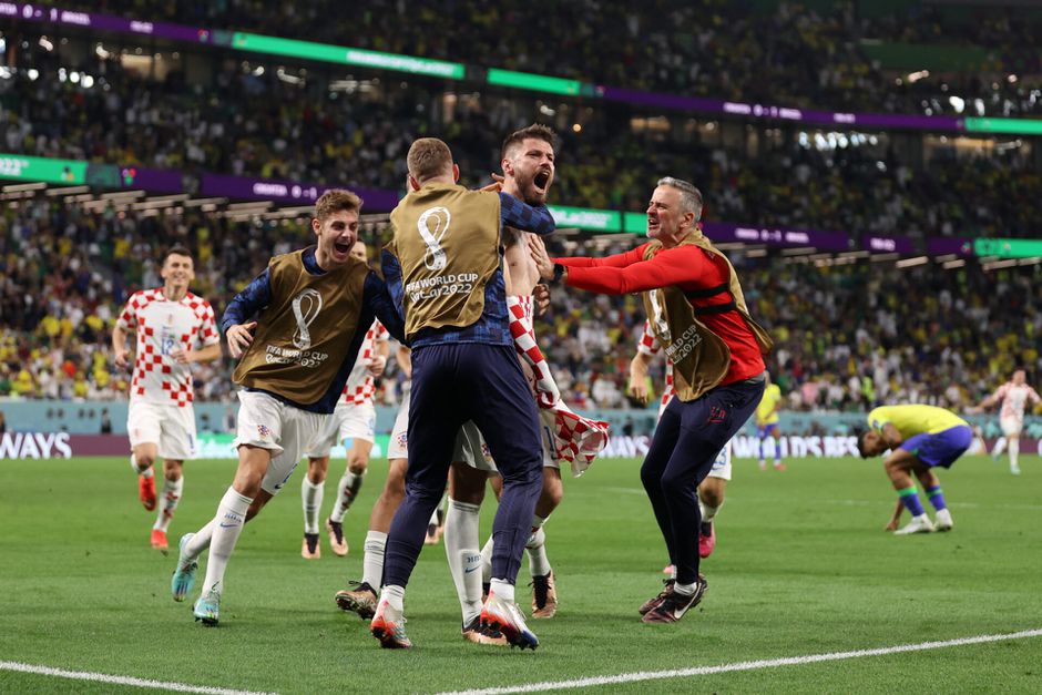 🎥 | Op naar een nieuwe loterij: Kroatië maakt net voor einde verlenging 1-1 tegen Brazilië