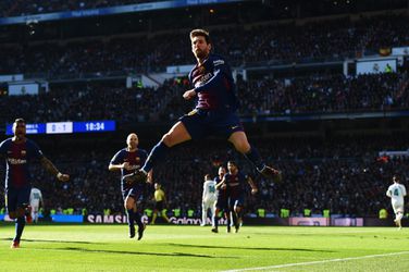 Messi zet Barça op 0-2 na bizarre actie van Carvajal (video)