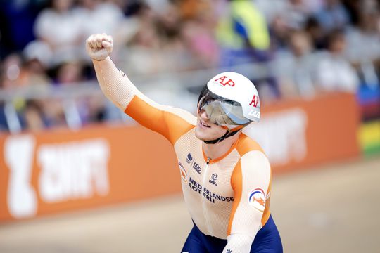 Jeffrey Hoogland verpulvert concurrentie en pakt opnieuw wereldtitel op 1km-tijdrit