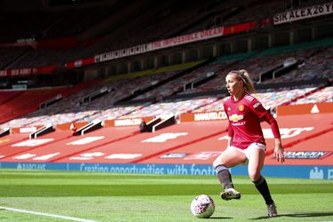 🎥 | Jackie Groenen kan niet wachten om op Old Trafford te spelen met fans: 'Historische mijlpaal'