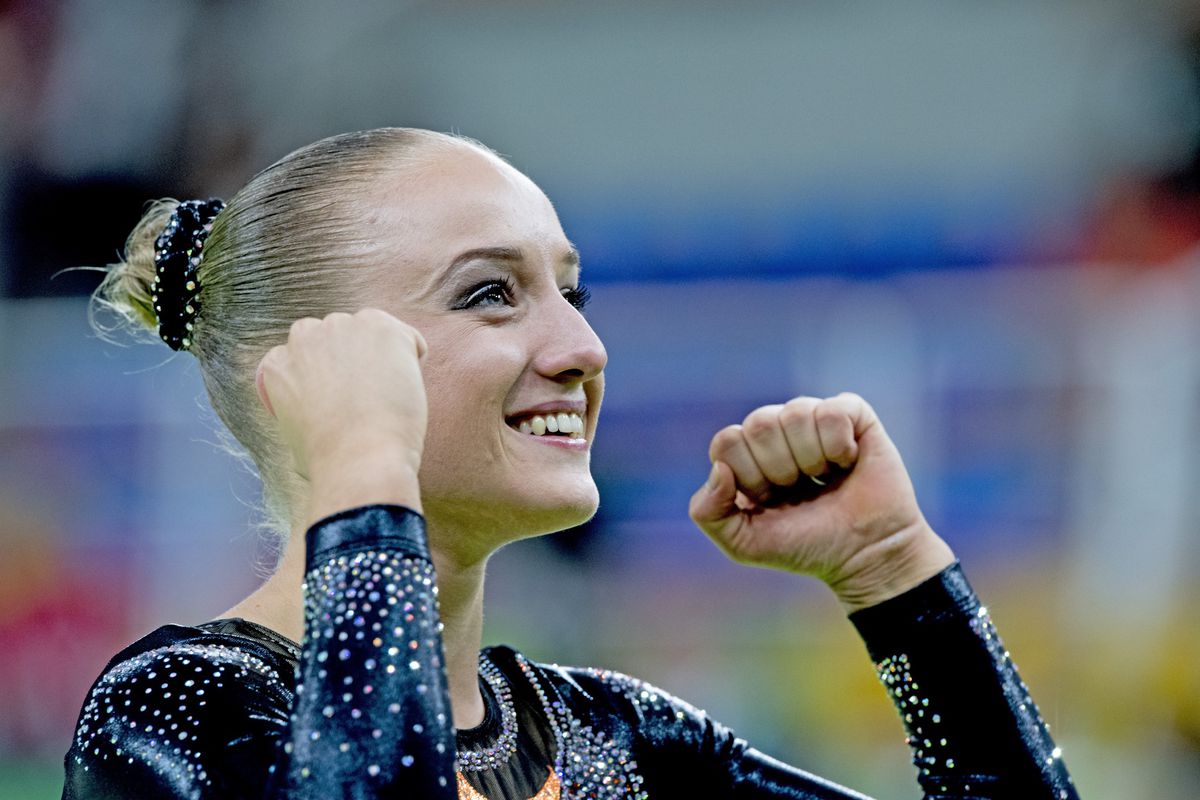 Turnheldin Wevers mag de vlag dragen bij sluitceremonie Olympische Spelen