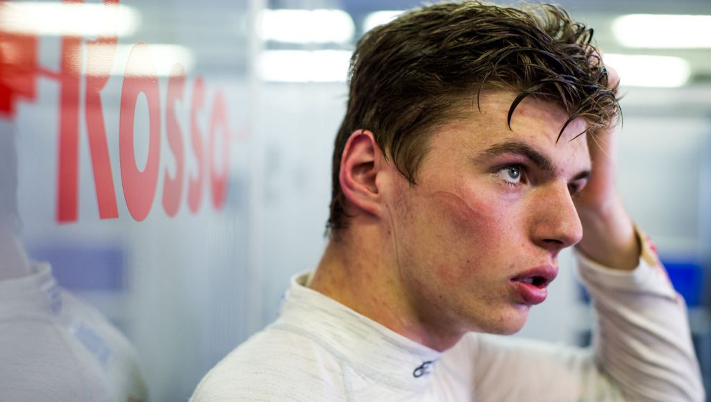 Max Verstappen begint met rijlessen