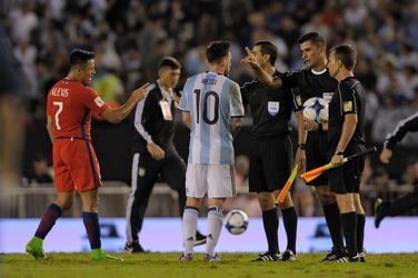 Messi kan Argentinië voorlopig niet aan WK helpen na uitschelden grens