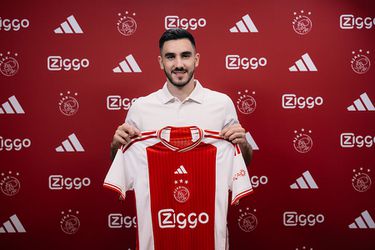 Ajax geeft Josip Sutalo nummer 37 en 5-jarig contract